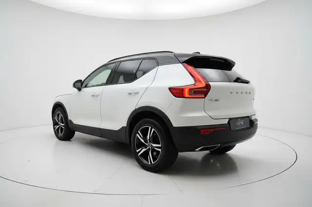 Volvo XC40 view 7