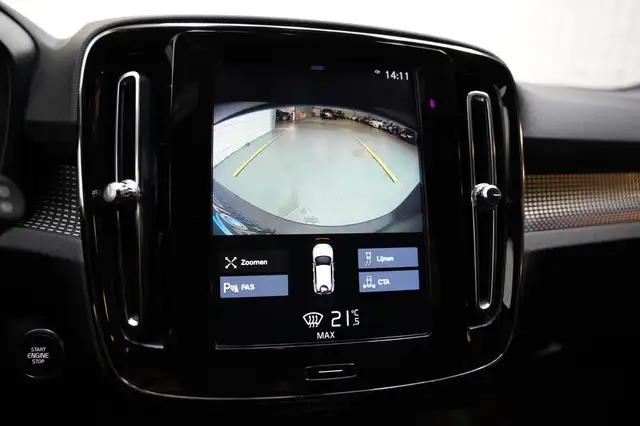 Volvo XC40 view 15