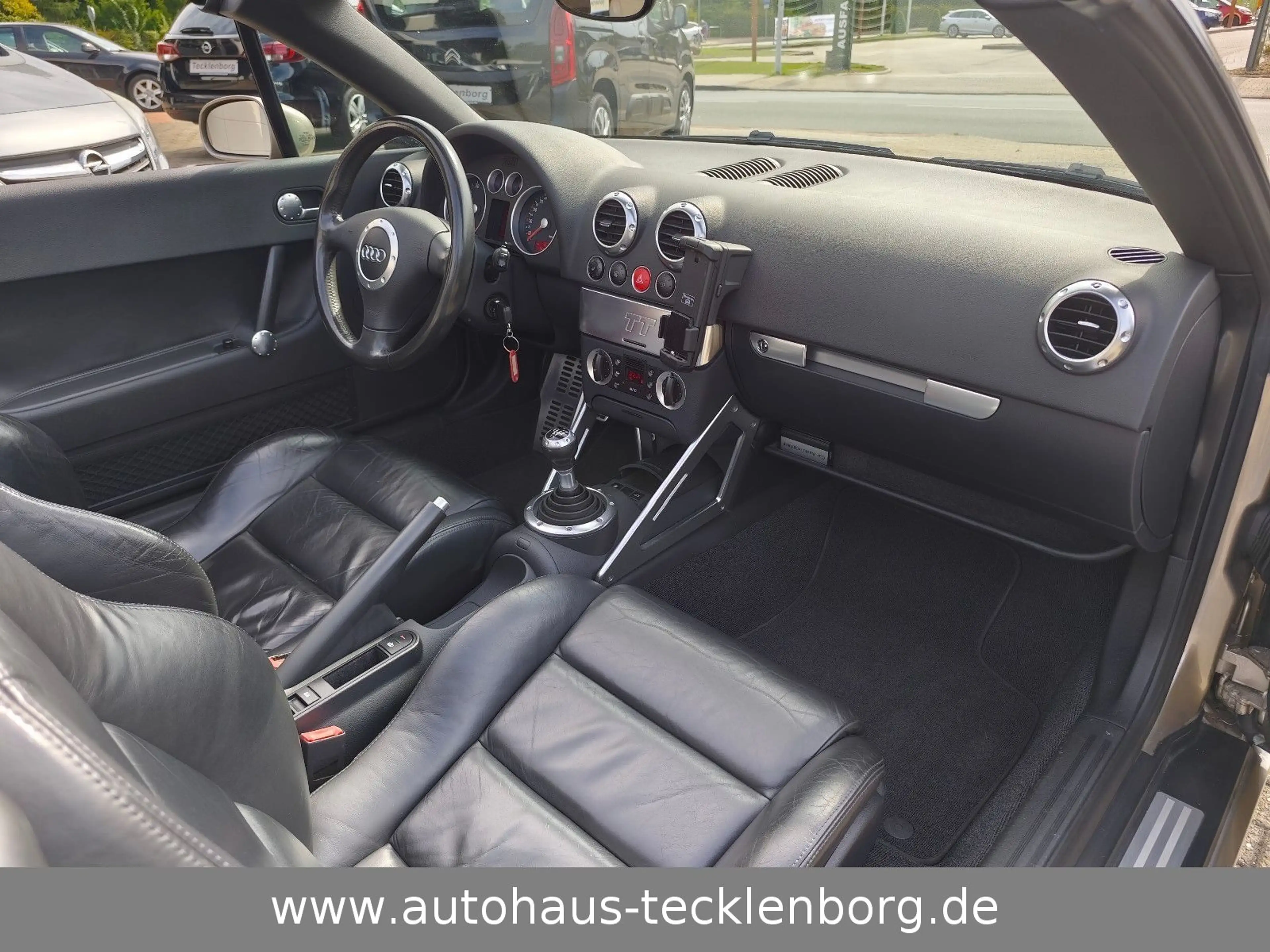 Audi TT Roadster 1.8T * Leder * Xenon * Allwetterreif — photo 14