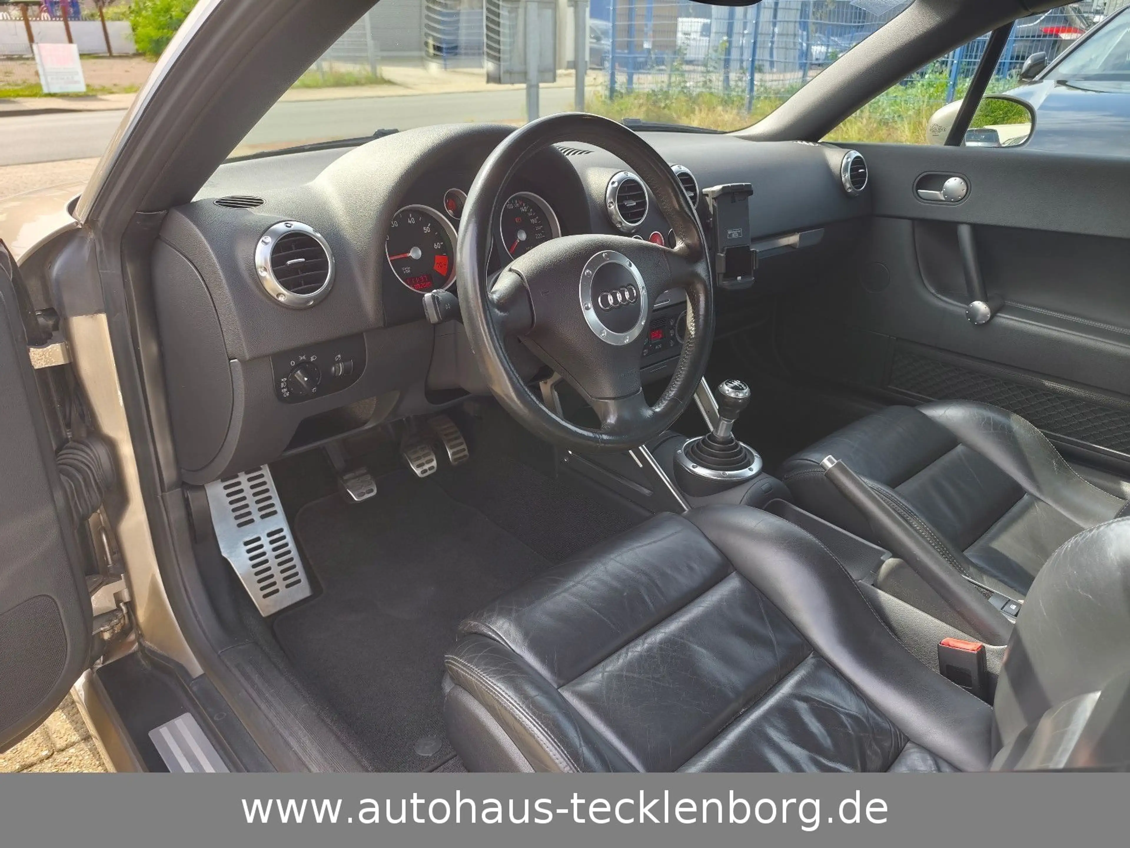 Audi TT Roadster 1.8T * Leder * Xenon * Allwetterreif — photo 12