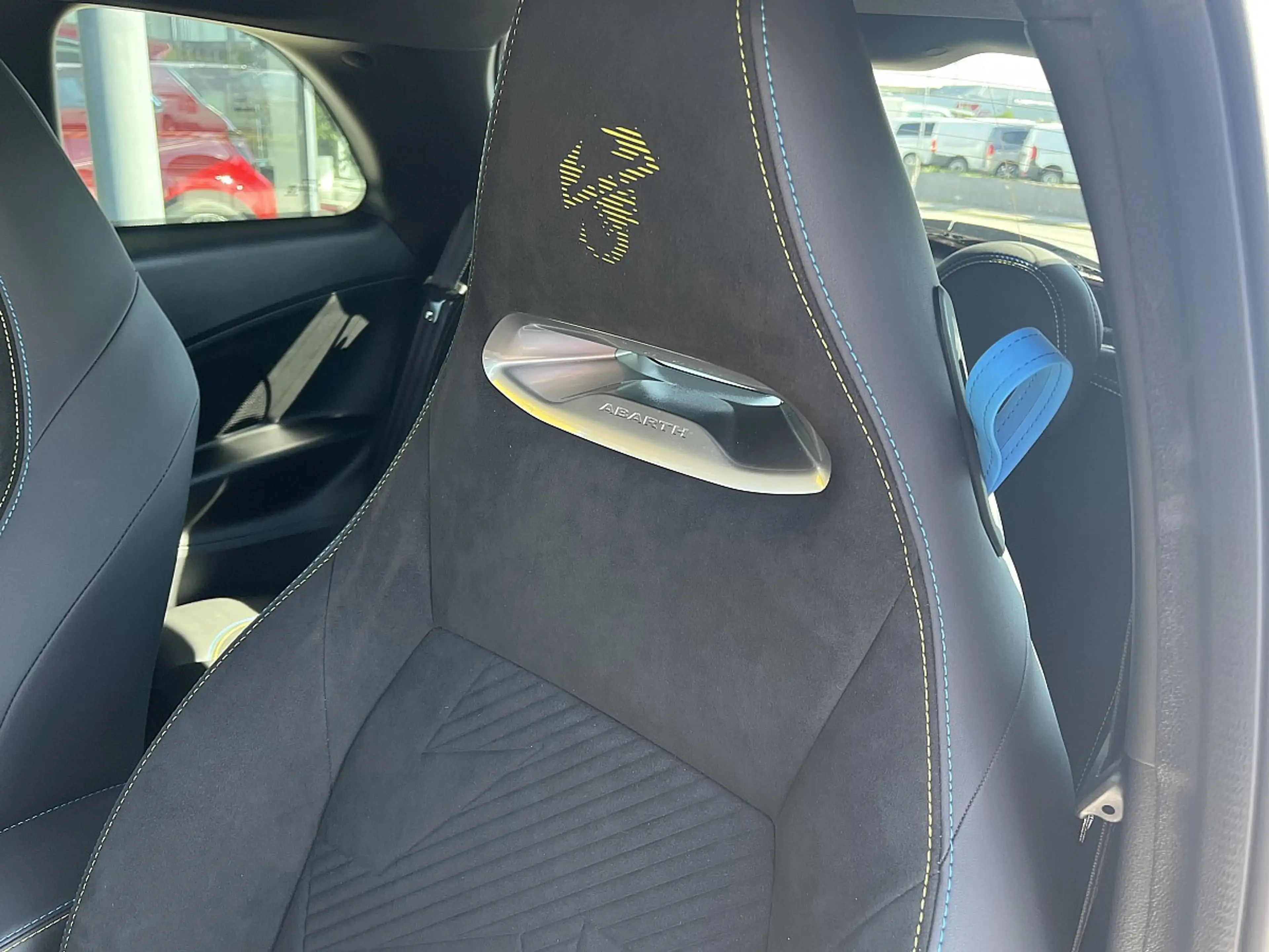 Abarth 500e Turismo — photo 7