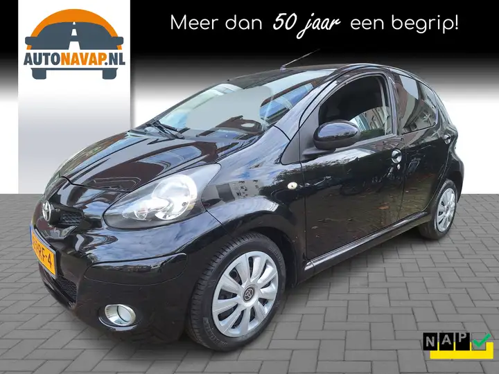 Toyota Aygo 1.0-12V Dynamic Navigator 5Drs /Airco/Nieuwe APK/G