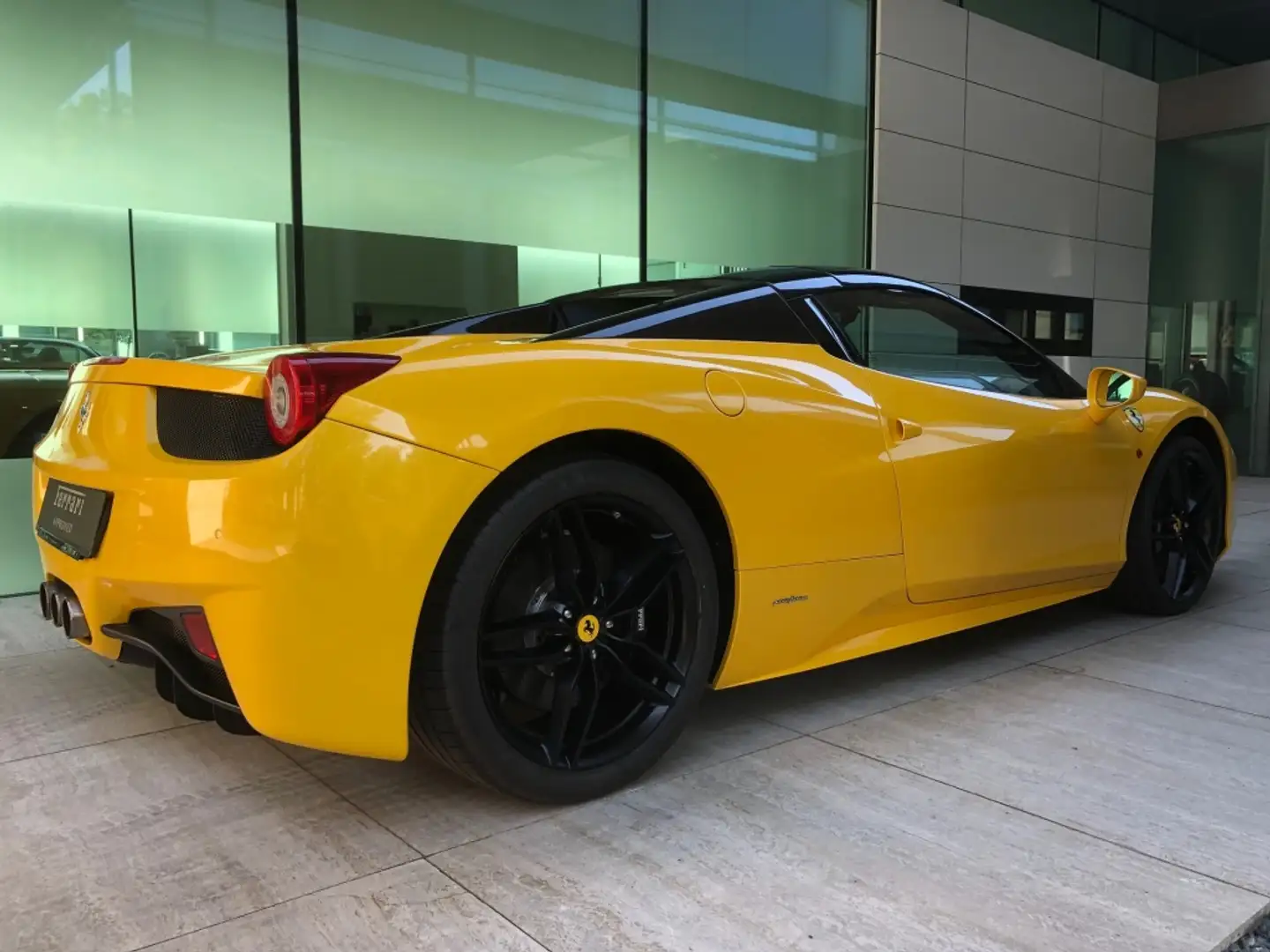 Ferrari 458 Spider Amarillo - 2