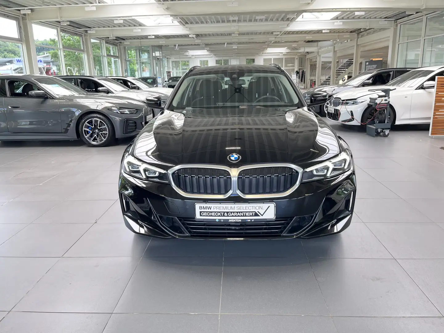 BMW 318 d Touring DAB/LED/elektr.Sitze/Klimaaut./PDC/Shz Schwarz - 2