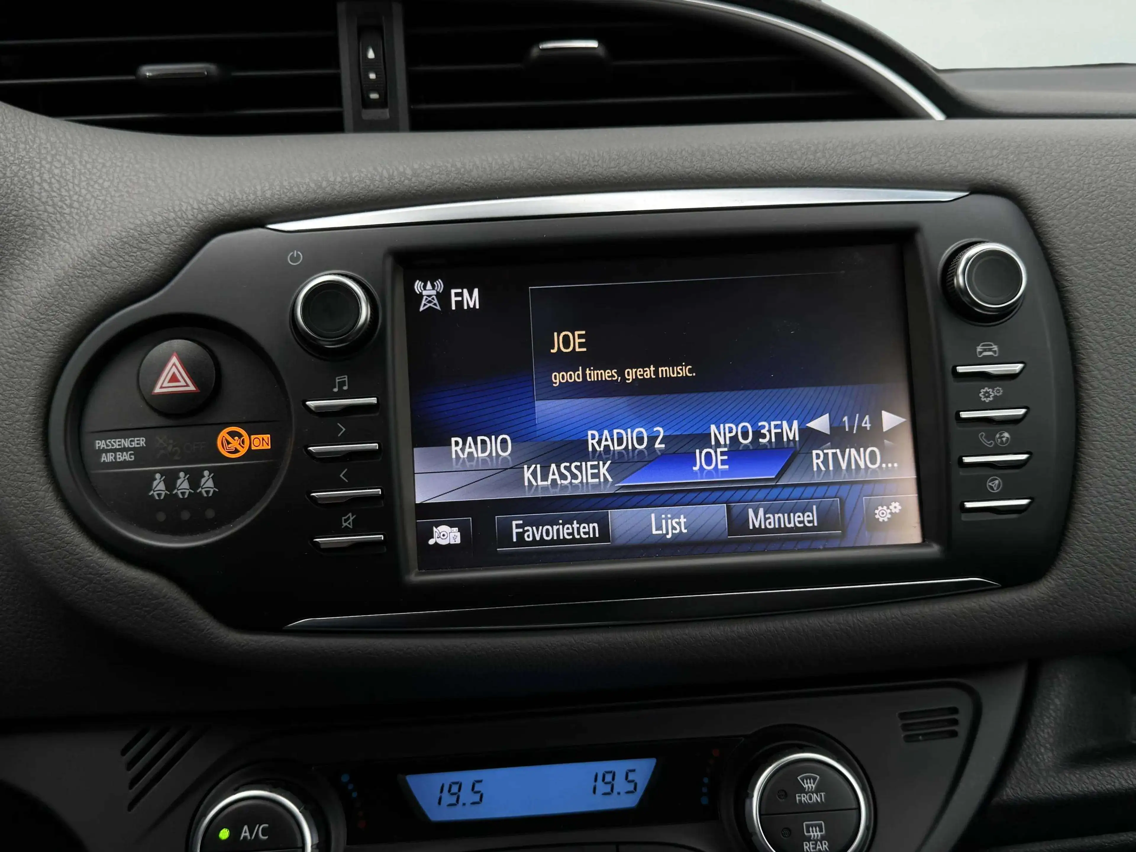Toyota Yaris 1.5 Hybrid Active | Achteruitrijcamera | Airco (au — photo 14