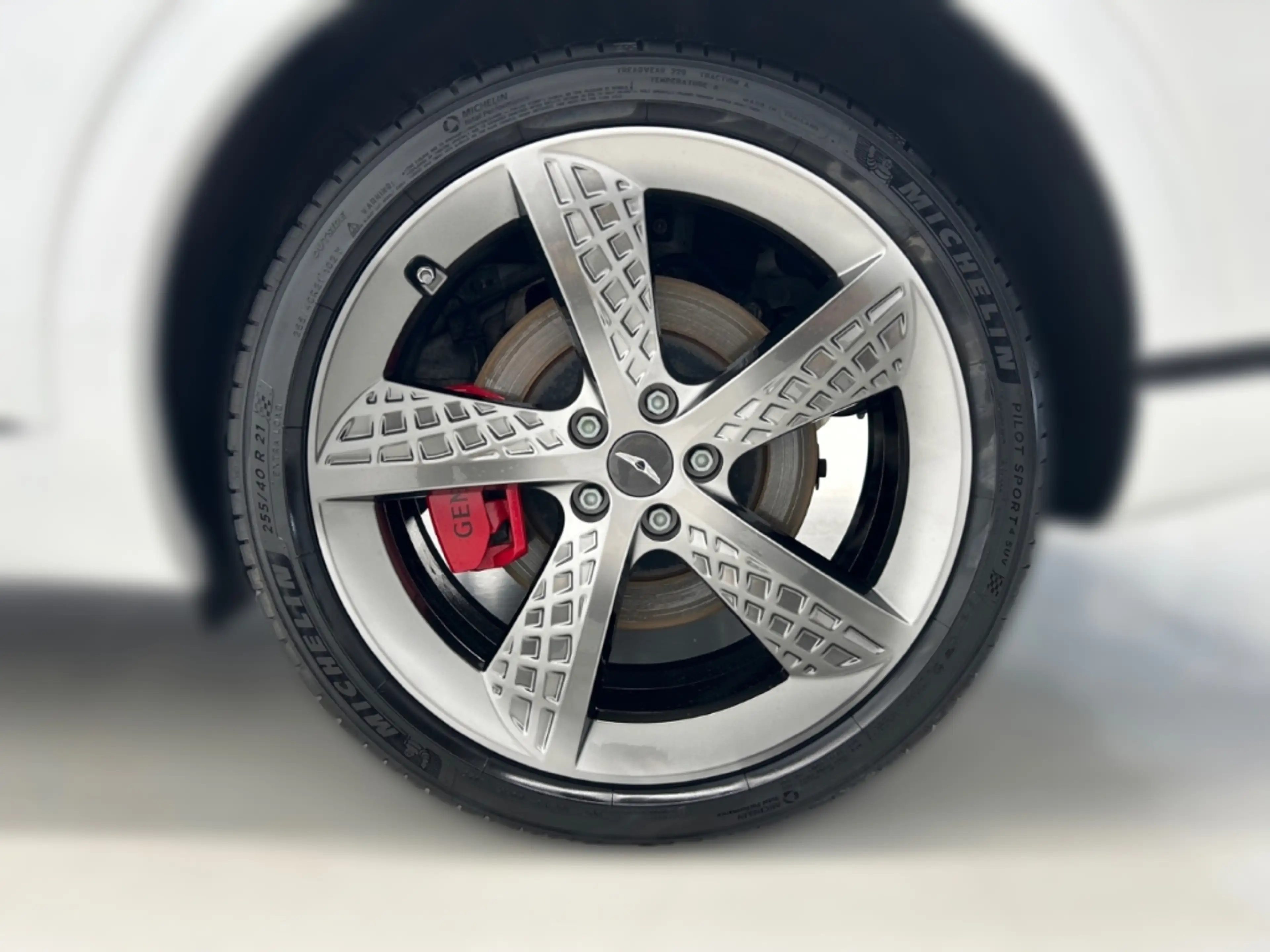 Genesis GV70 Sport 4WD — photo 9