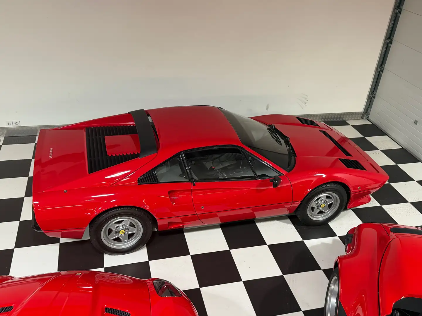 Ferrari 208 TURBO Rot - 1