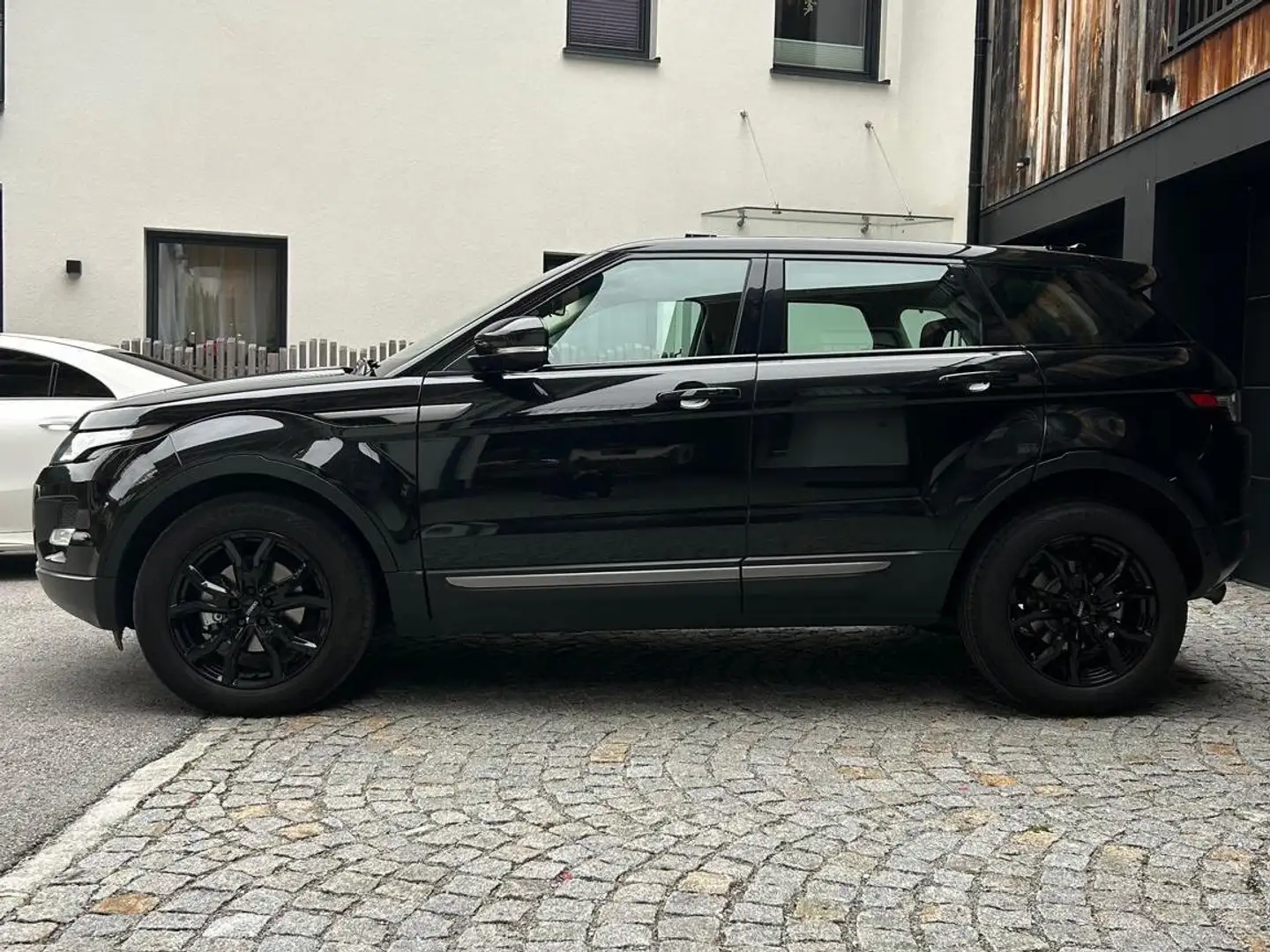 Land Rover Range Rover Evoque Range Rover Evoque Pure 2,2 TD Schwarz - 2