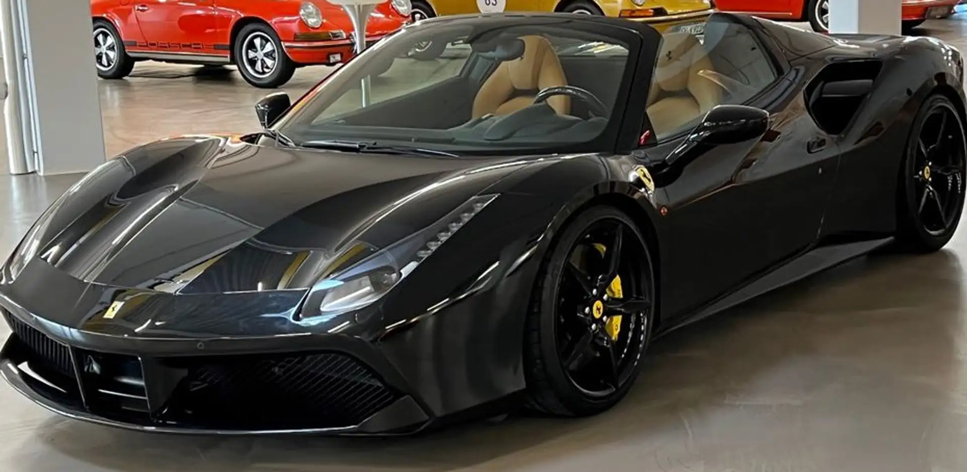 Ferrari 488 Spider Negro - 2