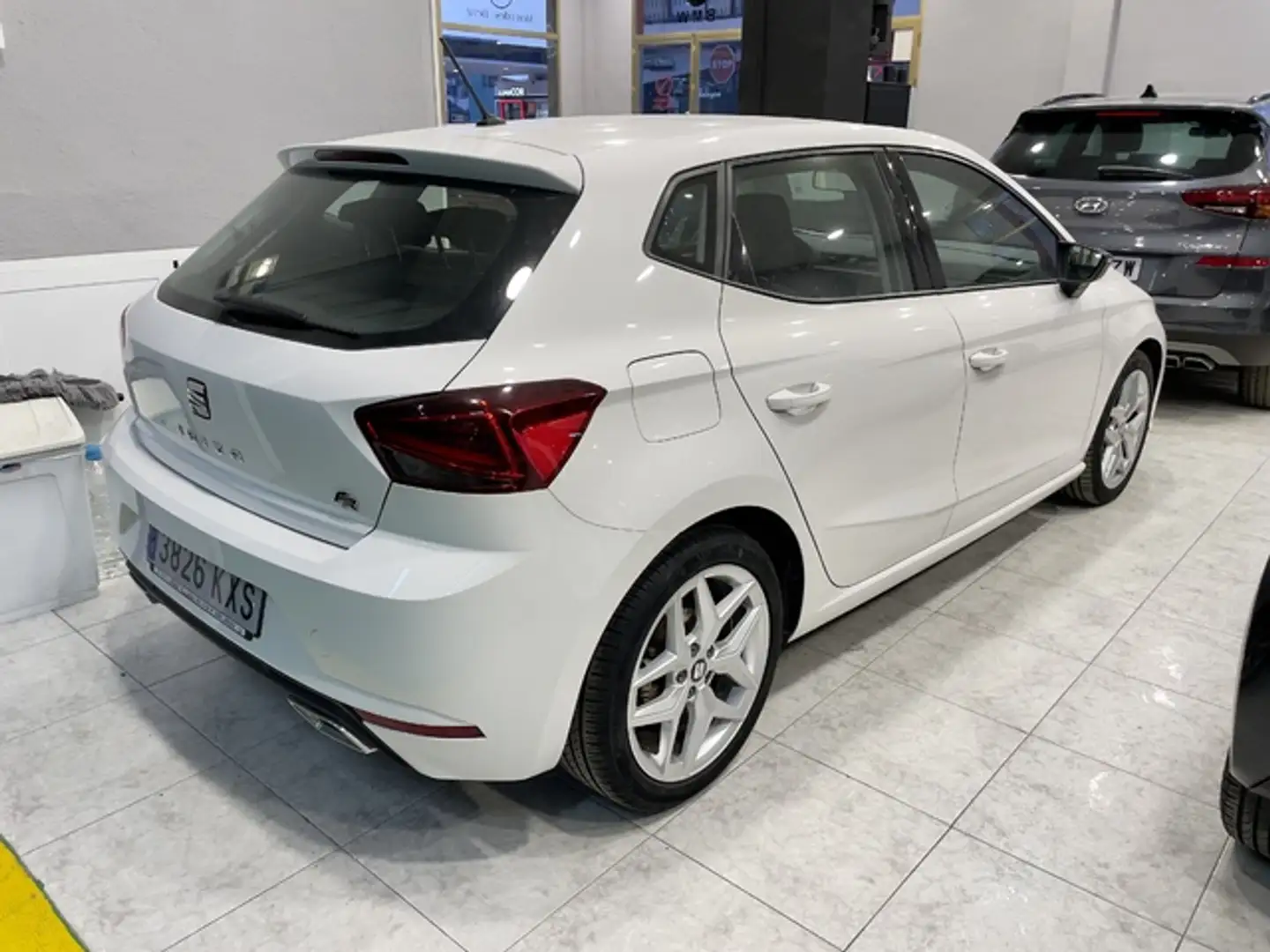 SEAT Ibiza 1.0 TSI S&S FR 115 Blanco - 1