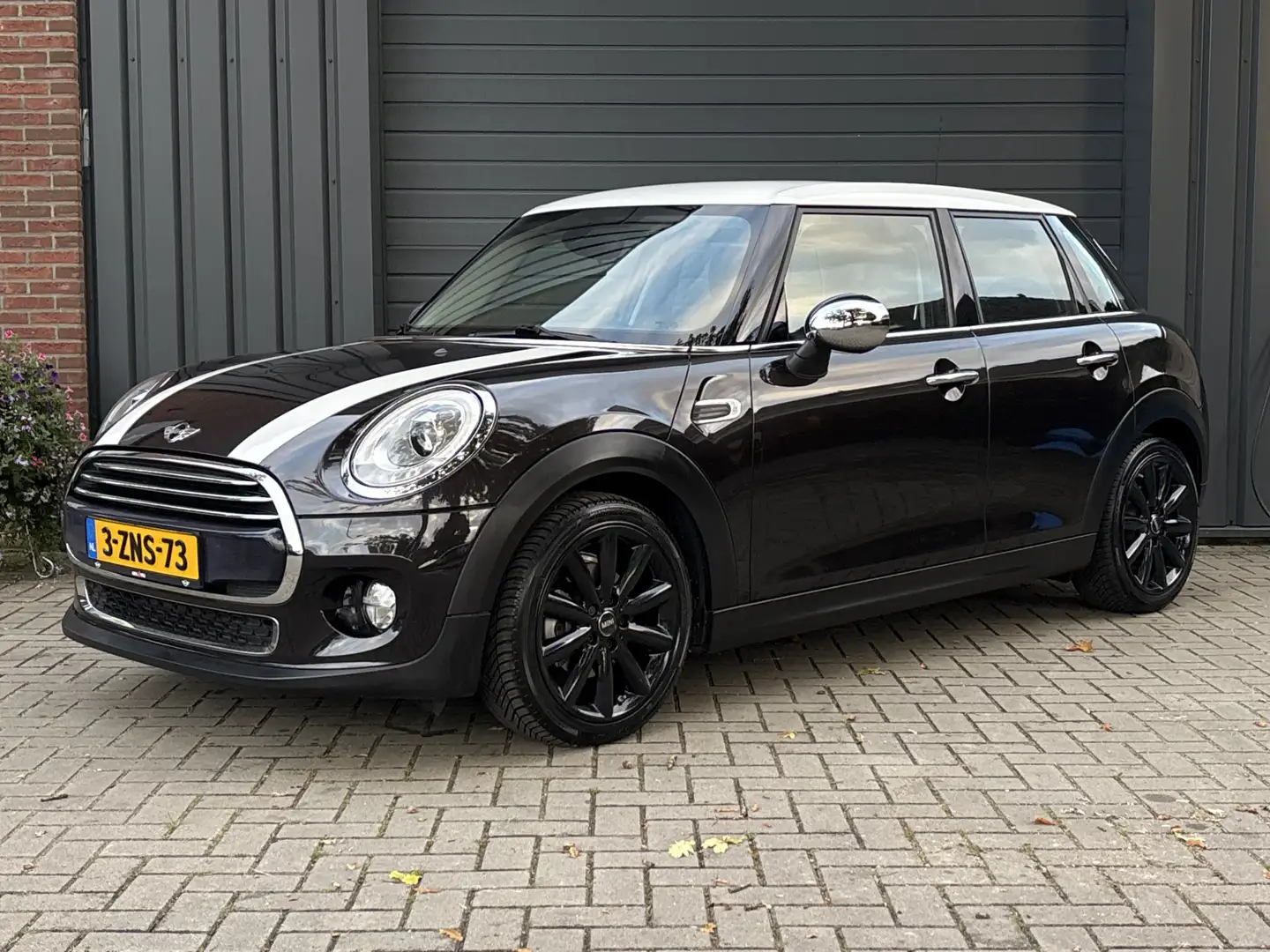 MINI Cooper Mini 1.5 Chili - Nederlandse auto - Led - Navigati Bruin - 1