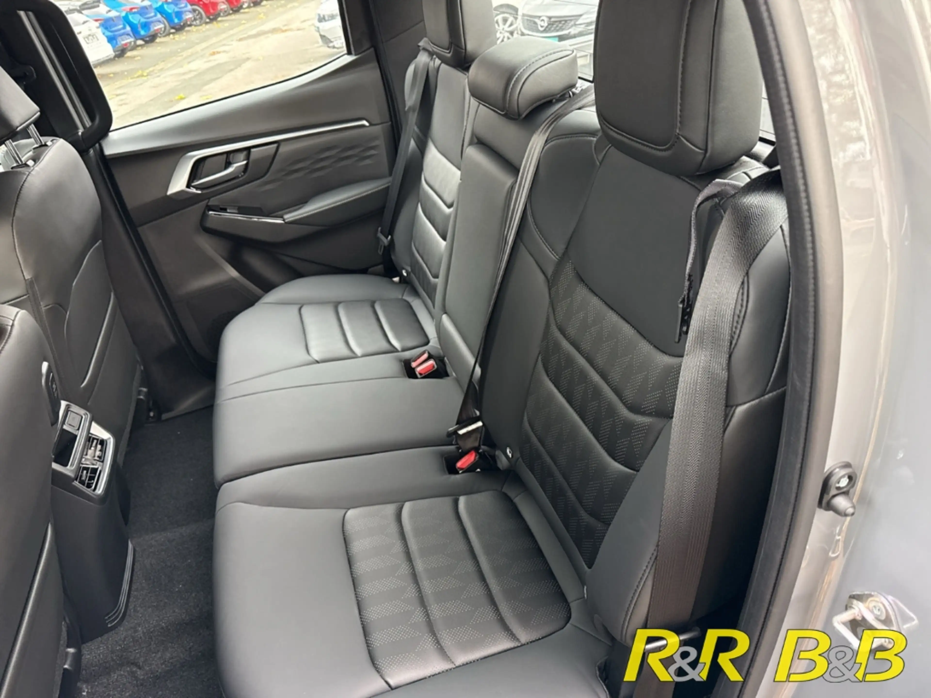 Isuzu D-Max 1.9 D LSE Double Cab AWD AT LEDER+SHZ+DAB+CARPLAY+ — photo 10