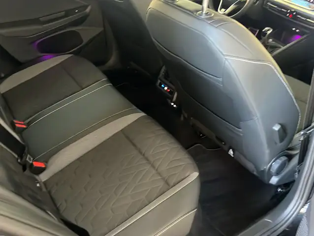 Volkswagen Golf view 9