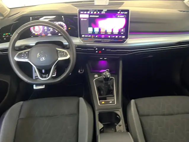 Volkswagen Golf view 3