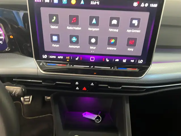 Volkswagen Golf view 5