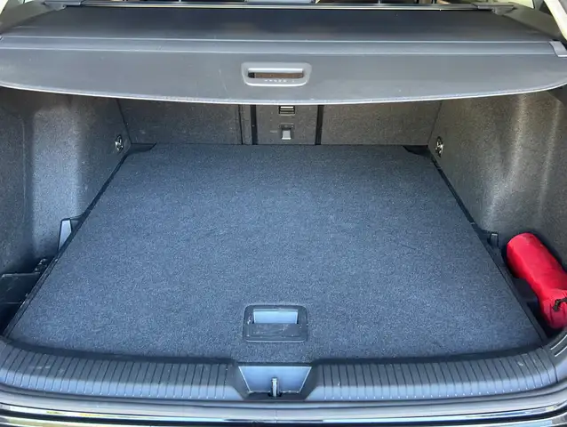 Volkswagen Golf view 8