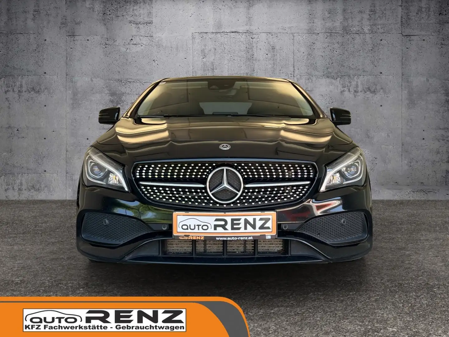 Mercedes-Benz CLA 200 AMG Paket, Night Edition Schwarz - 2
