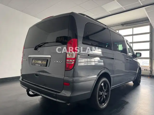 Mercedes-Benz Viano view 14