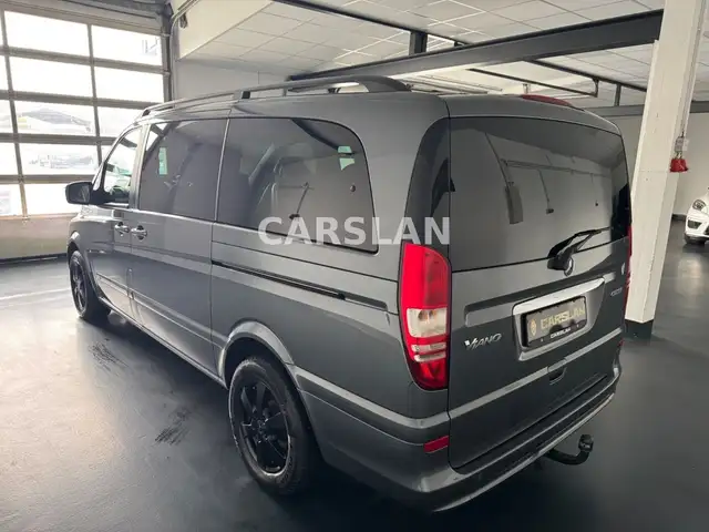 Mercedes-Benz Viano view 10