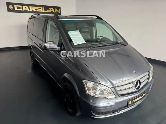 Mercedes-Benz Viano view 2