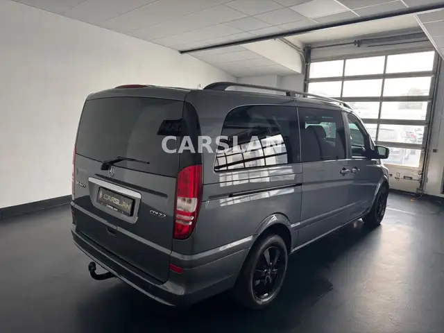 Mercedes-Benz Viano view 12