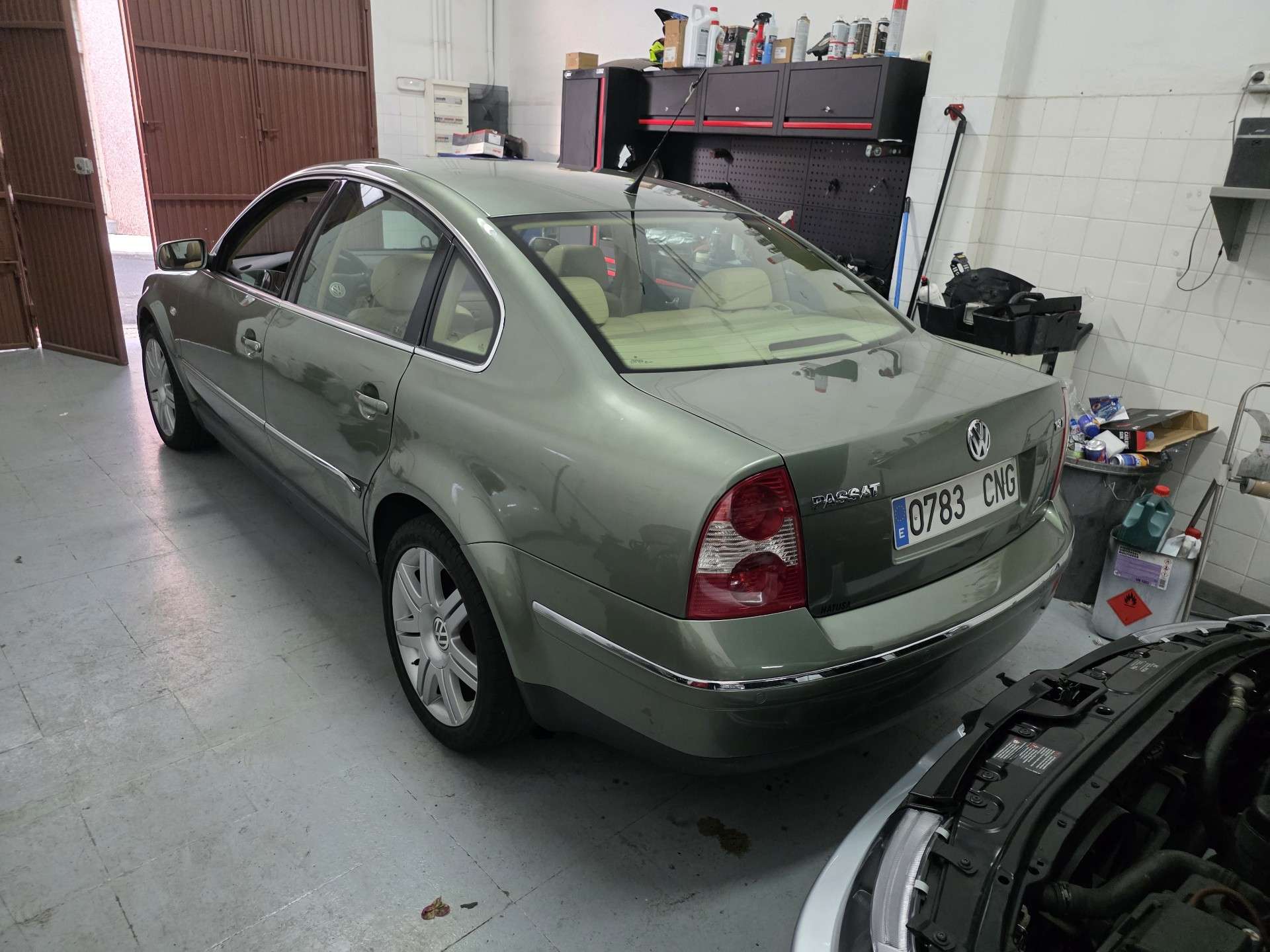 Volkswagen Passat 1.8T Trendline - foto 1