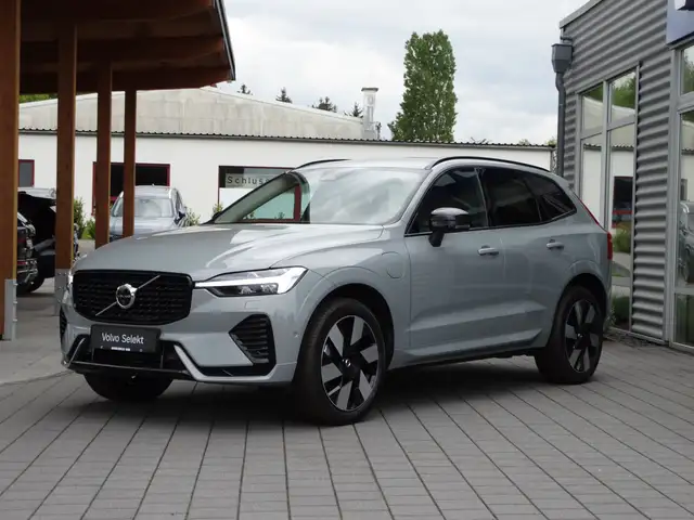 Volvo XC60 Plus Dark Recharge T8 AWD Plug In Hybrid