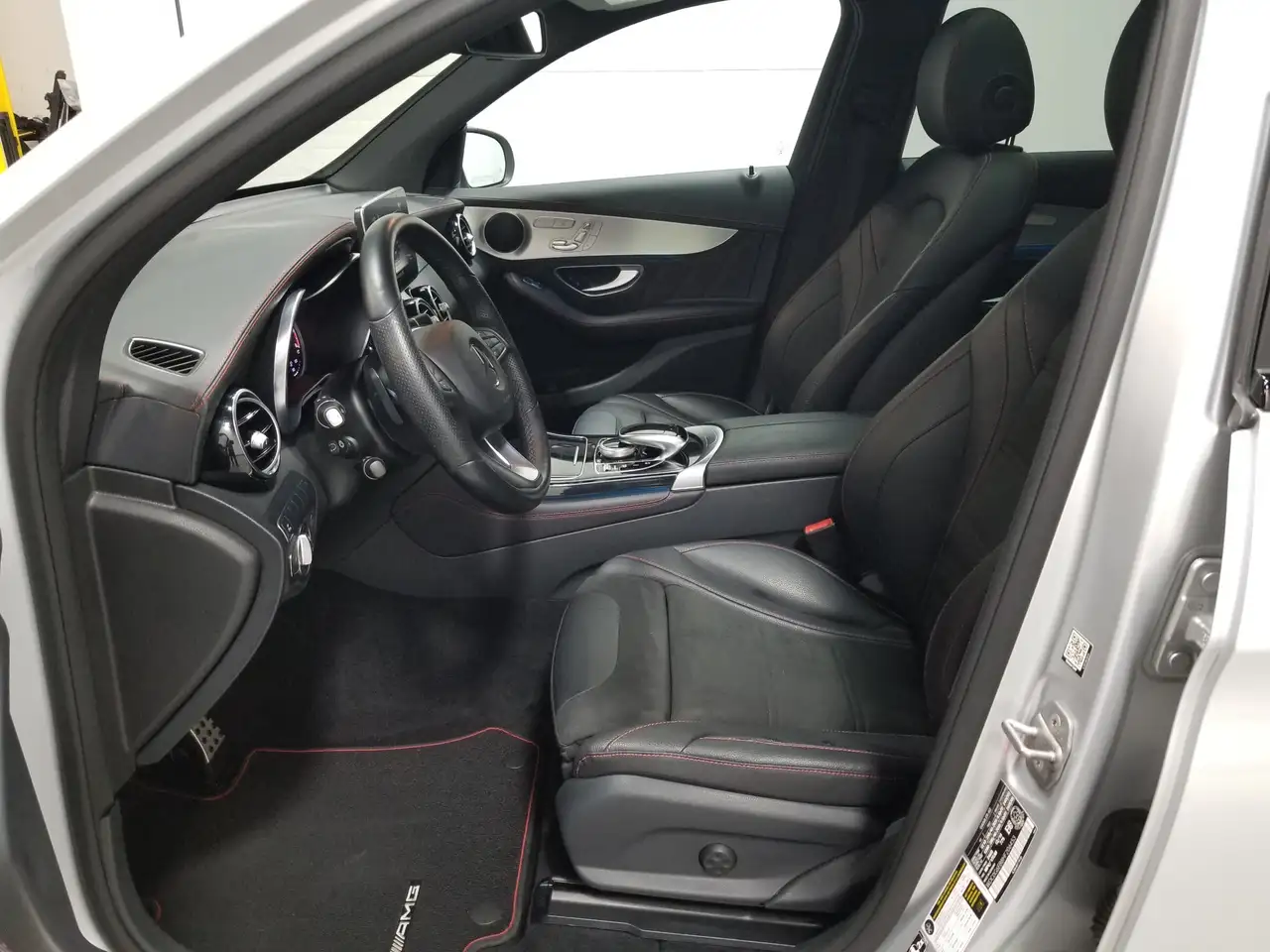 Mercedes-Benz GLC снимка Mercedes-Benz GLC