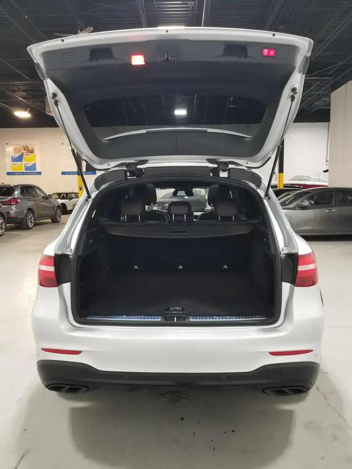 Mercedes-Benz GLC снимка Mercedes-Benz GLC
