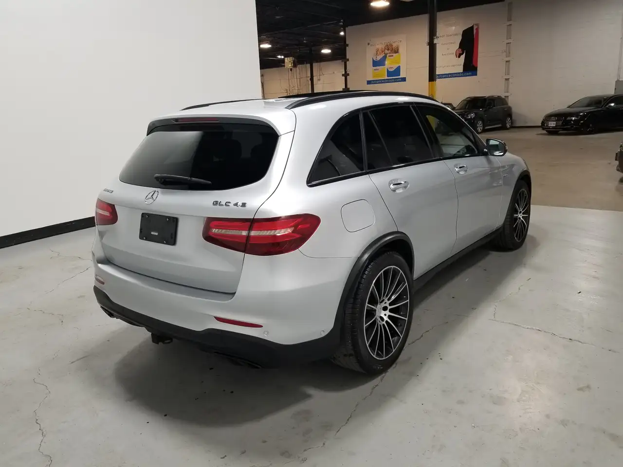 Mercedes-Benz GLC снимка Mercedes-Benz GLC