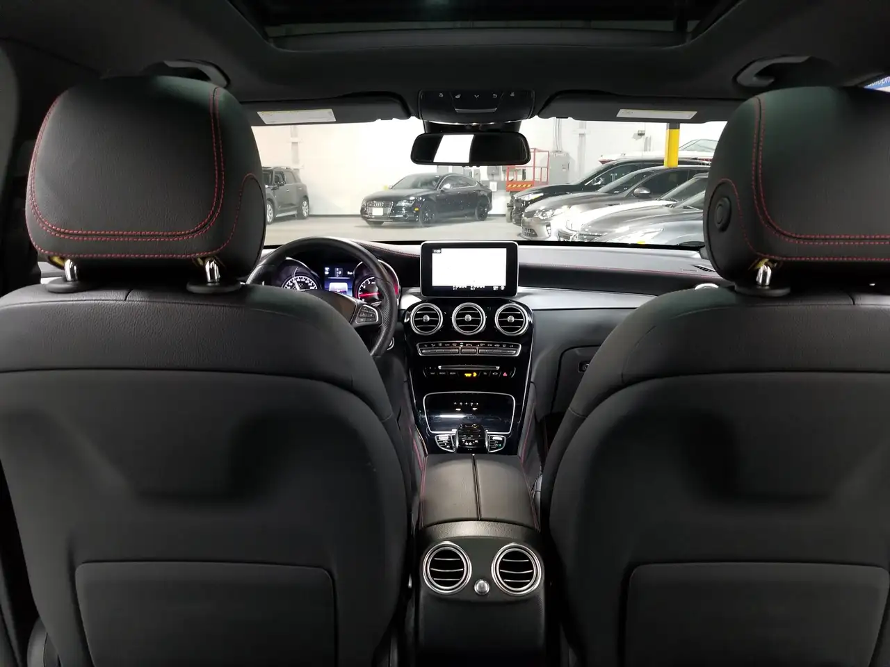 Mercedes-Benz GLC снимка Mercedes-Benz GLC