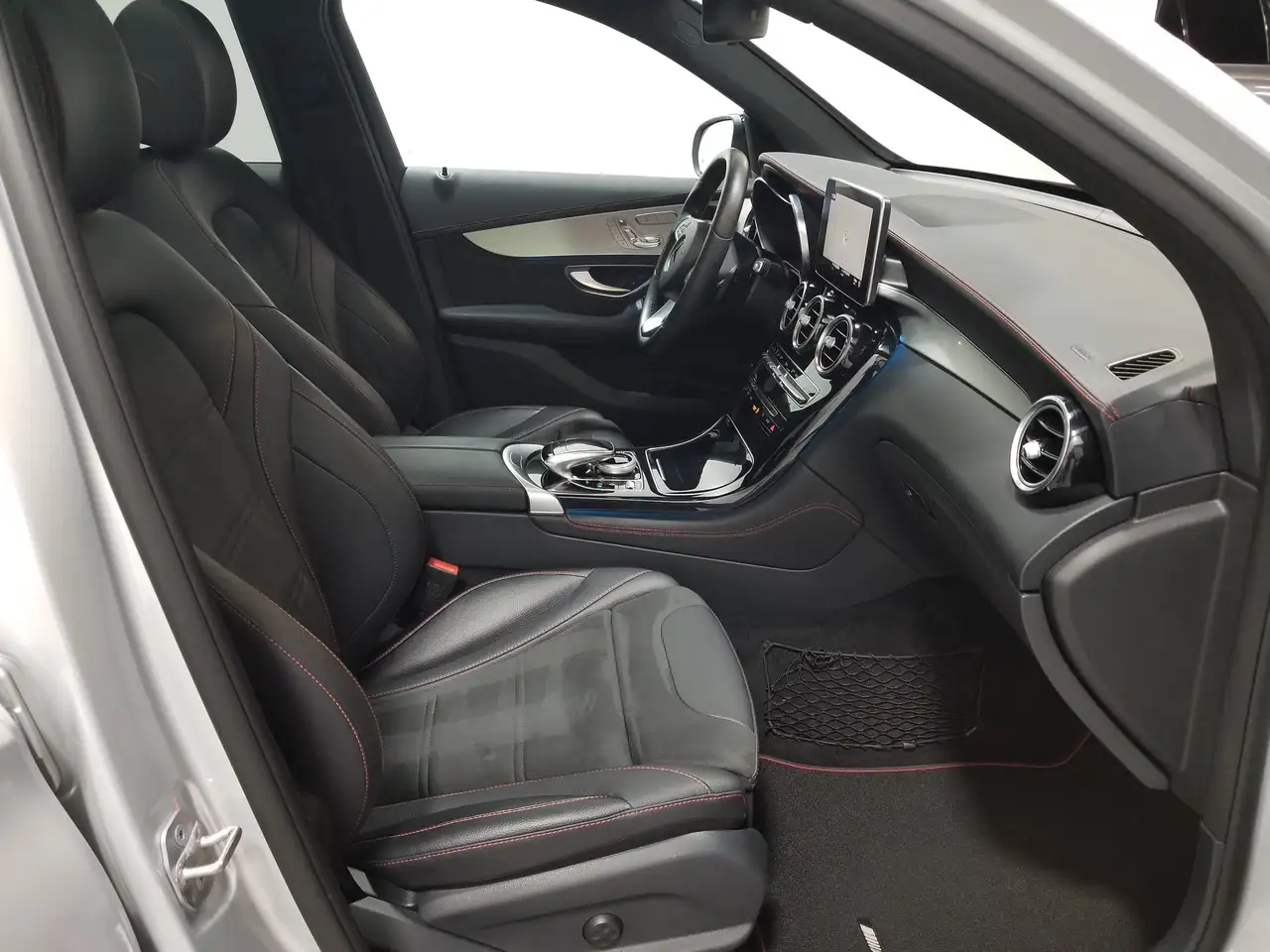 Mercedes-Benz GLC снимка Mercedes-Benz GLC
