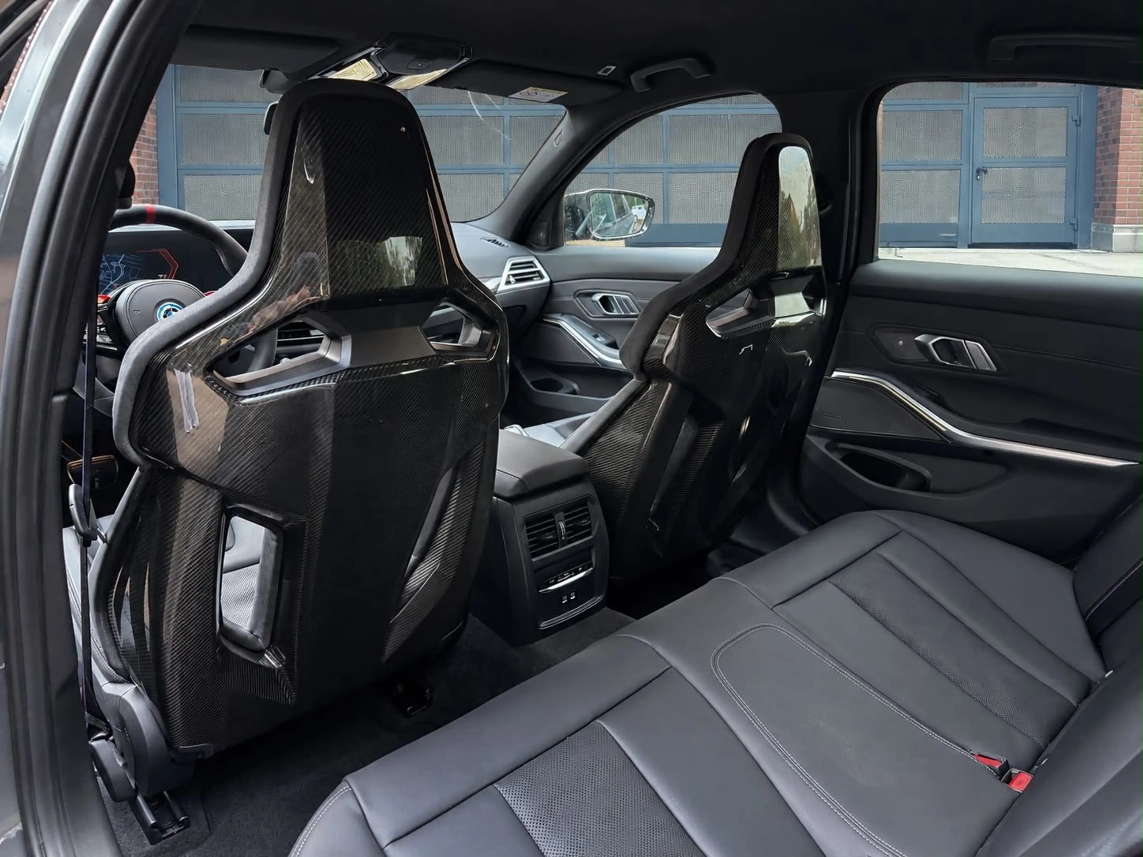 BMW M3 Limousine xDrive Competition Schalen Carbon — photo 11