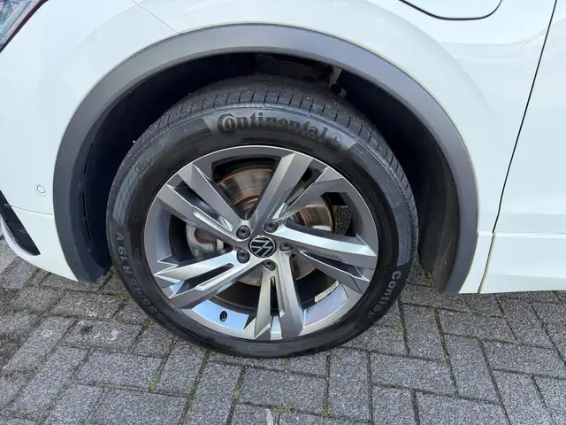 Volkswagen Tiguan view 11