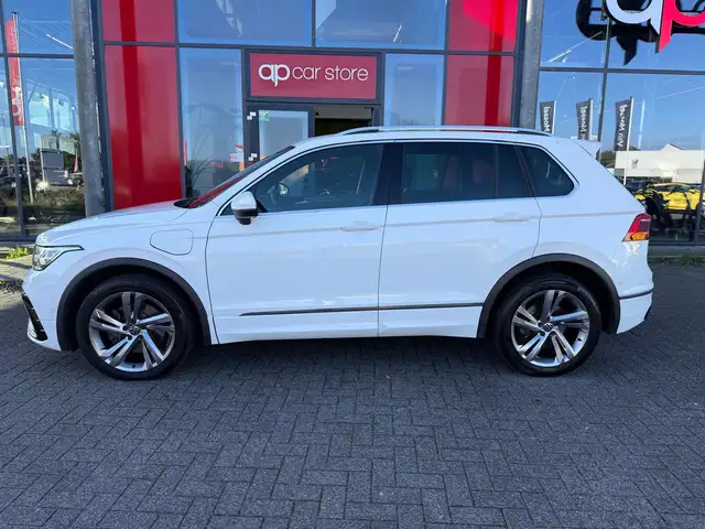 Volkswagen Tiguan view 5