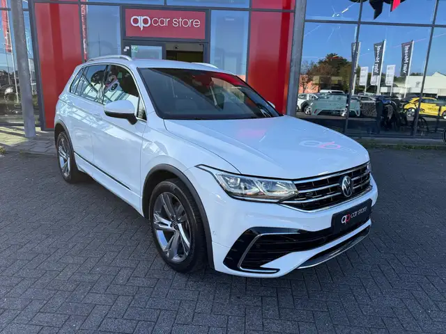 Volkswagen Tiguan view 3