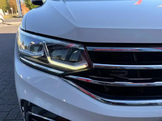 Volkswagen Tiguan view 12