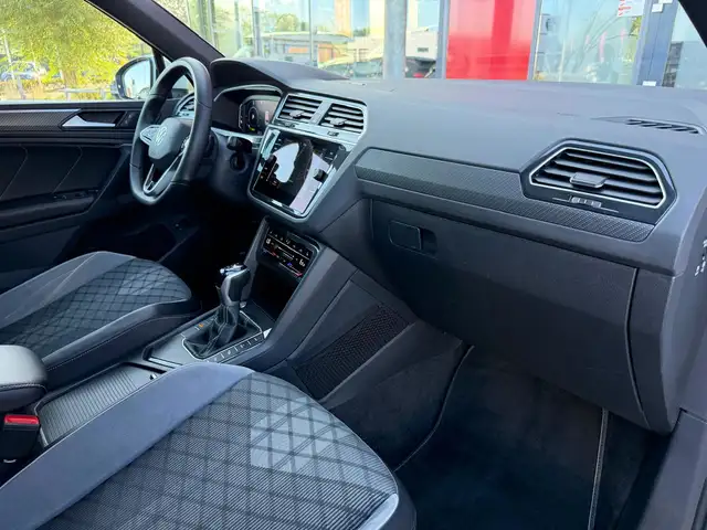 Volkswagen Tiguan view 28