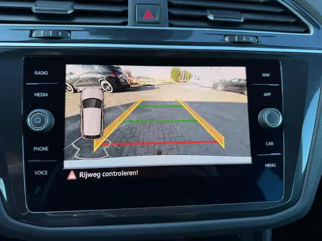 Volkswagen Tiguan view 23