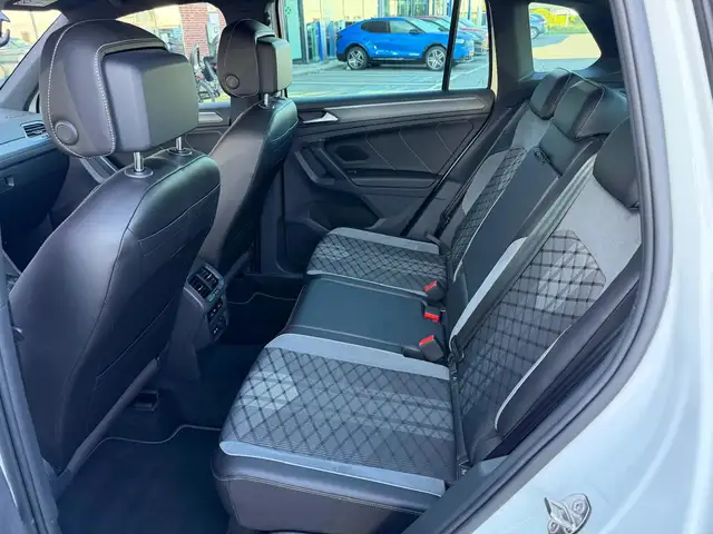 Volkswagen Tiguan view 15