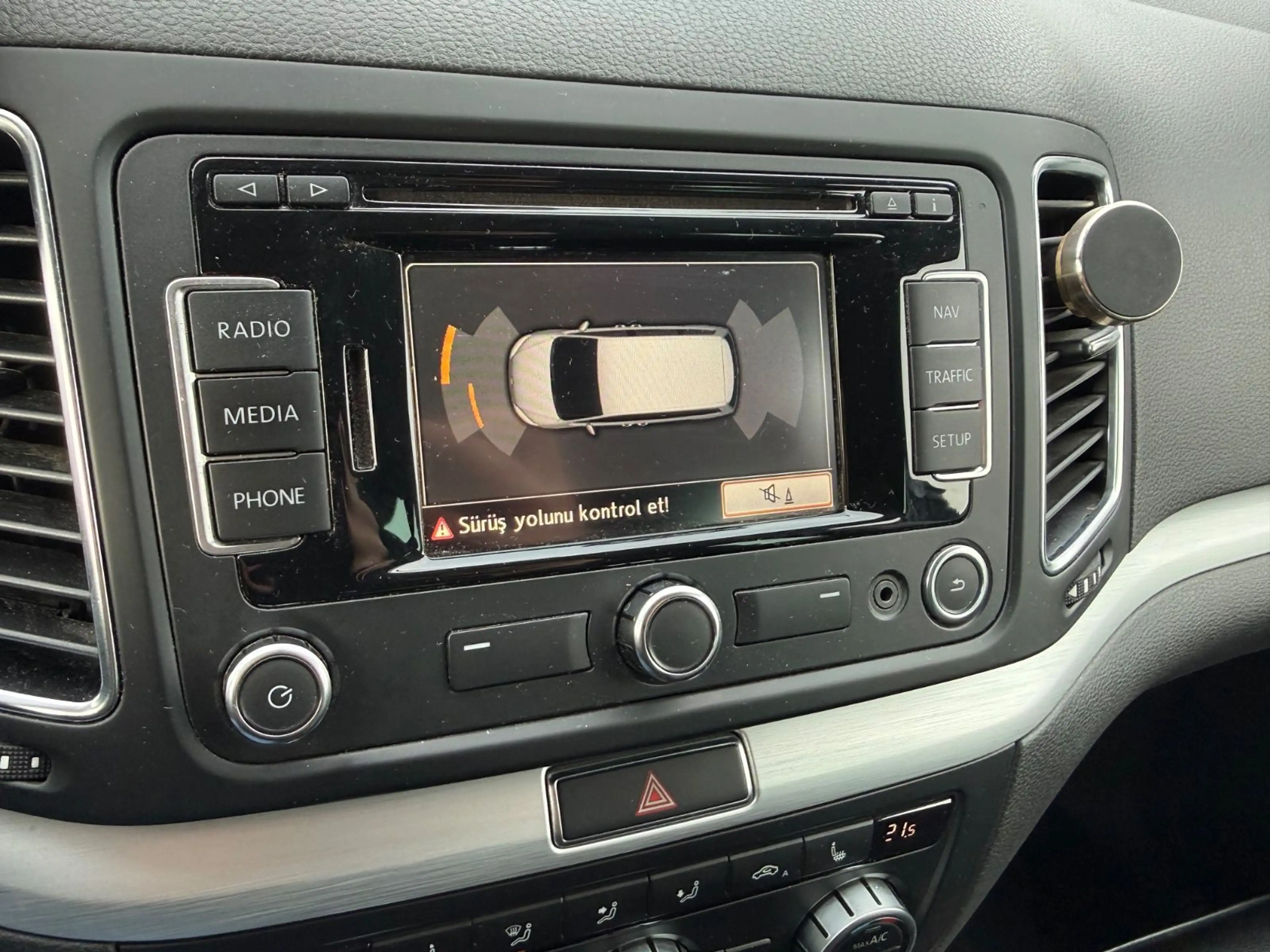 Volkswagen Sharan 2.0 TDI BMT Cup/7-Sitzer/TÜV 07.2028 — photo 18
