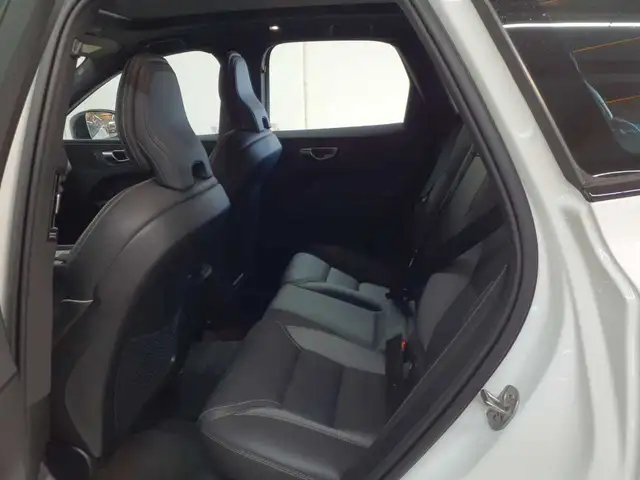 Volvo XC60 view 13