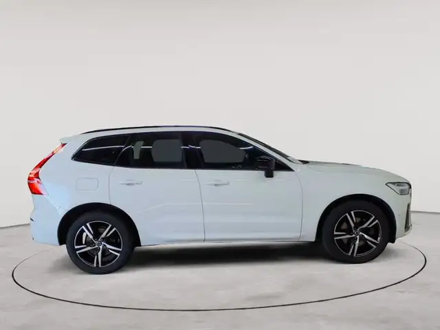 Volvo XC60 view 3
