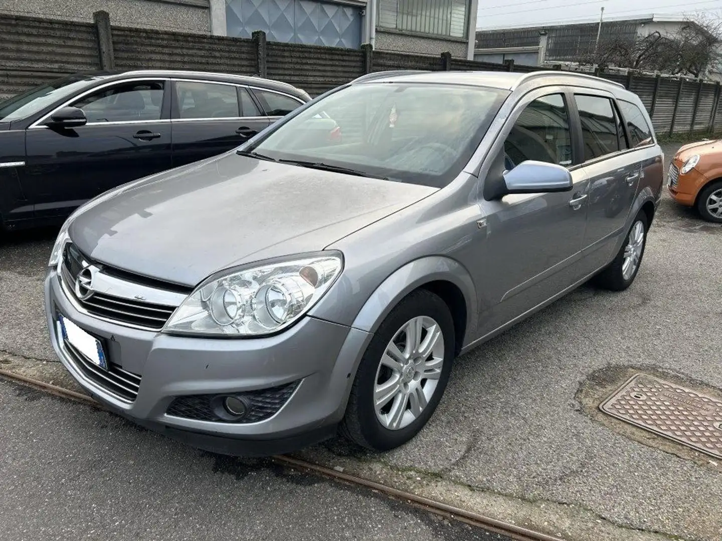 Opel Astra 1.7 CDTI 125CV Station Wagon *OK NEOPATENTATI* Grau - 2