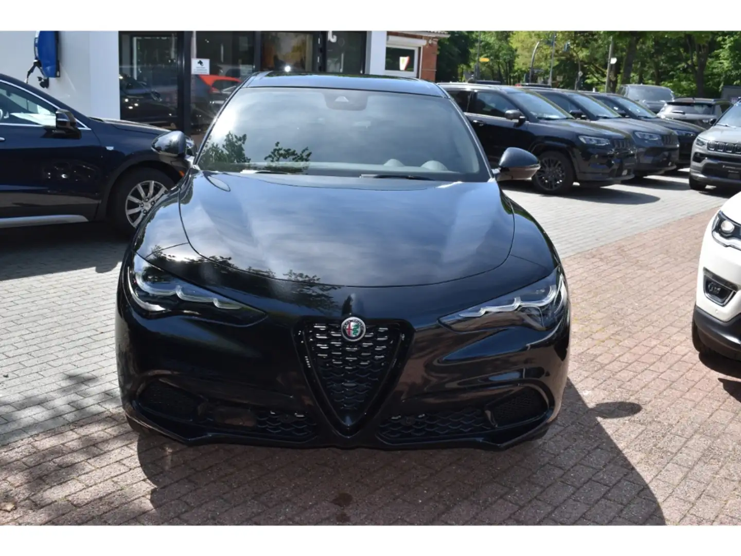 Alfa Romeo Stelvio Veloce Q4 2.0 Turbo - Panoramadach - Černá - 2