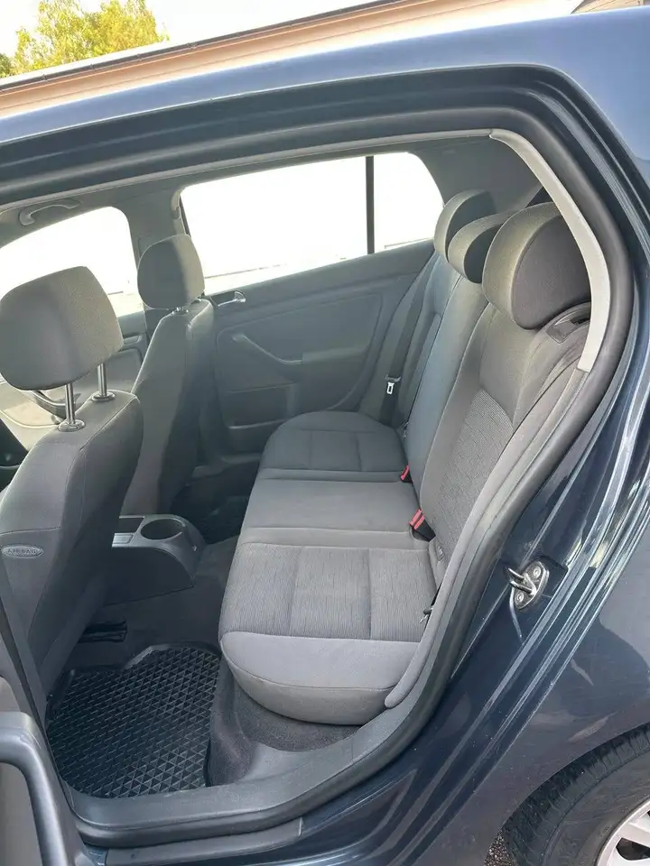 Volkswagen Golf Standard Model — photo 3