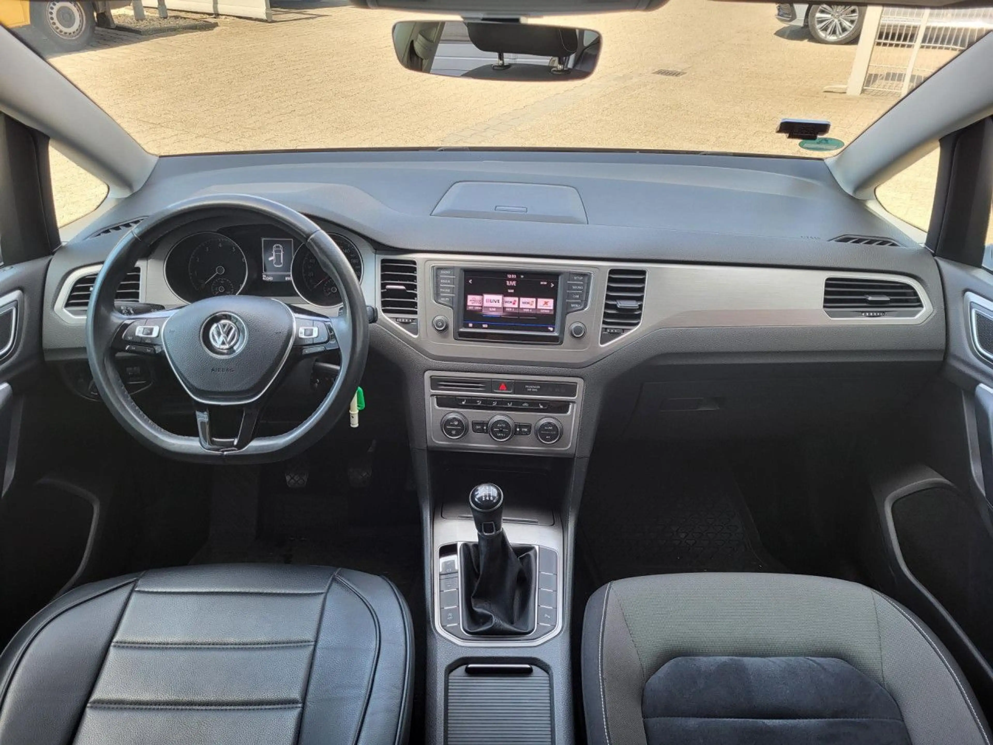 Volkswagen Golf Sportsvan 1.2 TSI Comfortline GRA PDC SHZ — photo 11