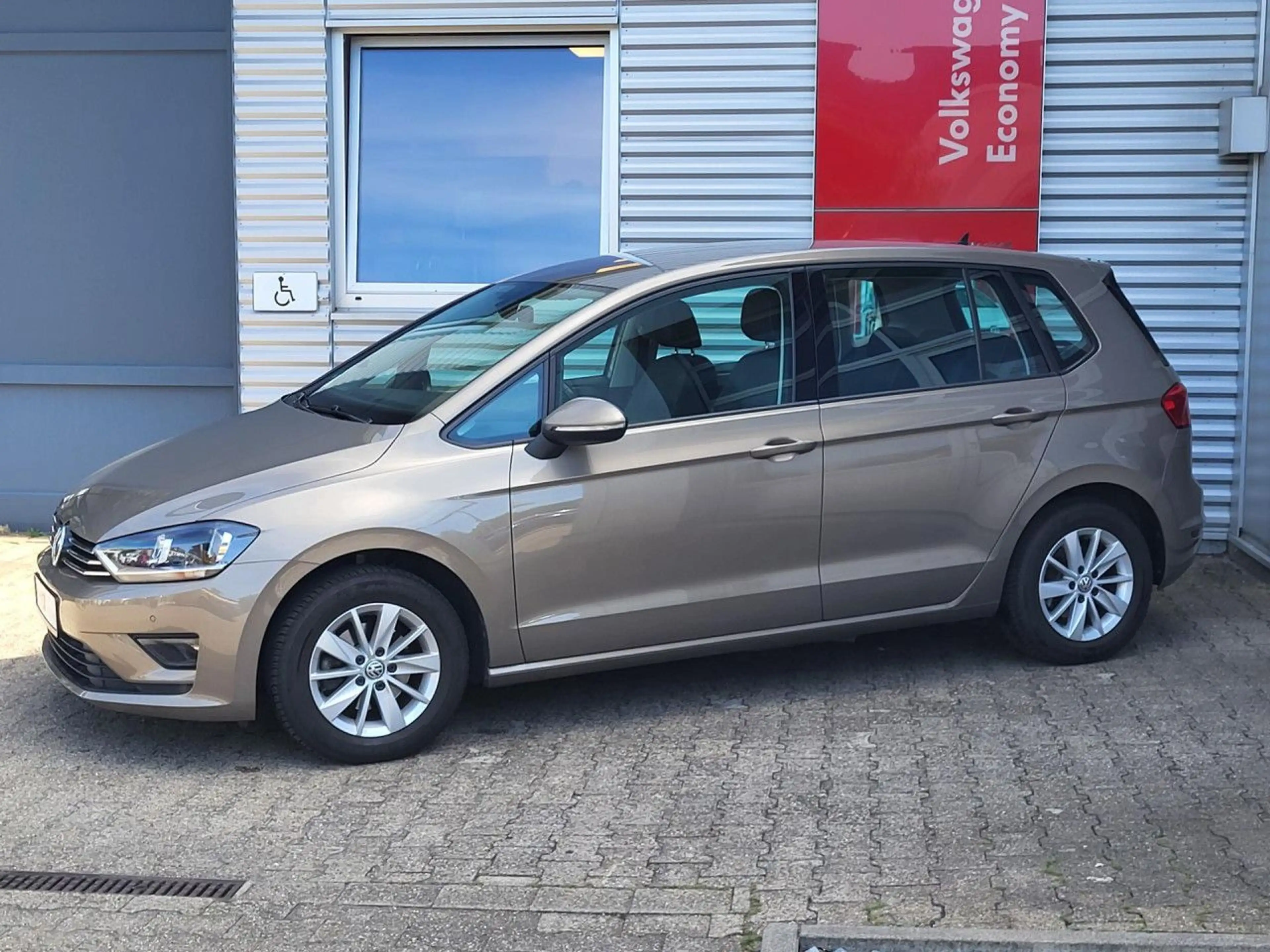 Volkswagen Golf Sportsvan 1.2 TSI Comfortline GRA PDC SHZ — photo 9