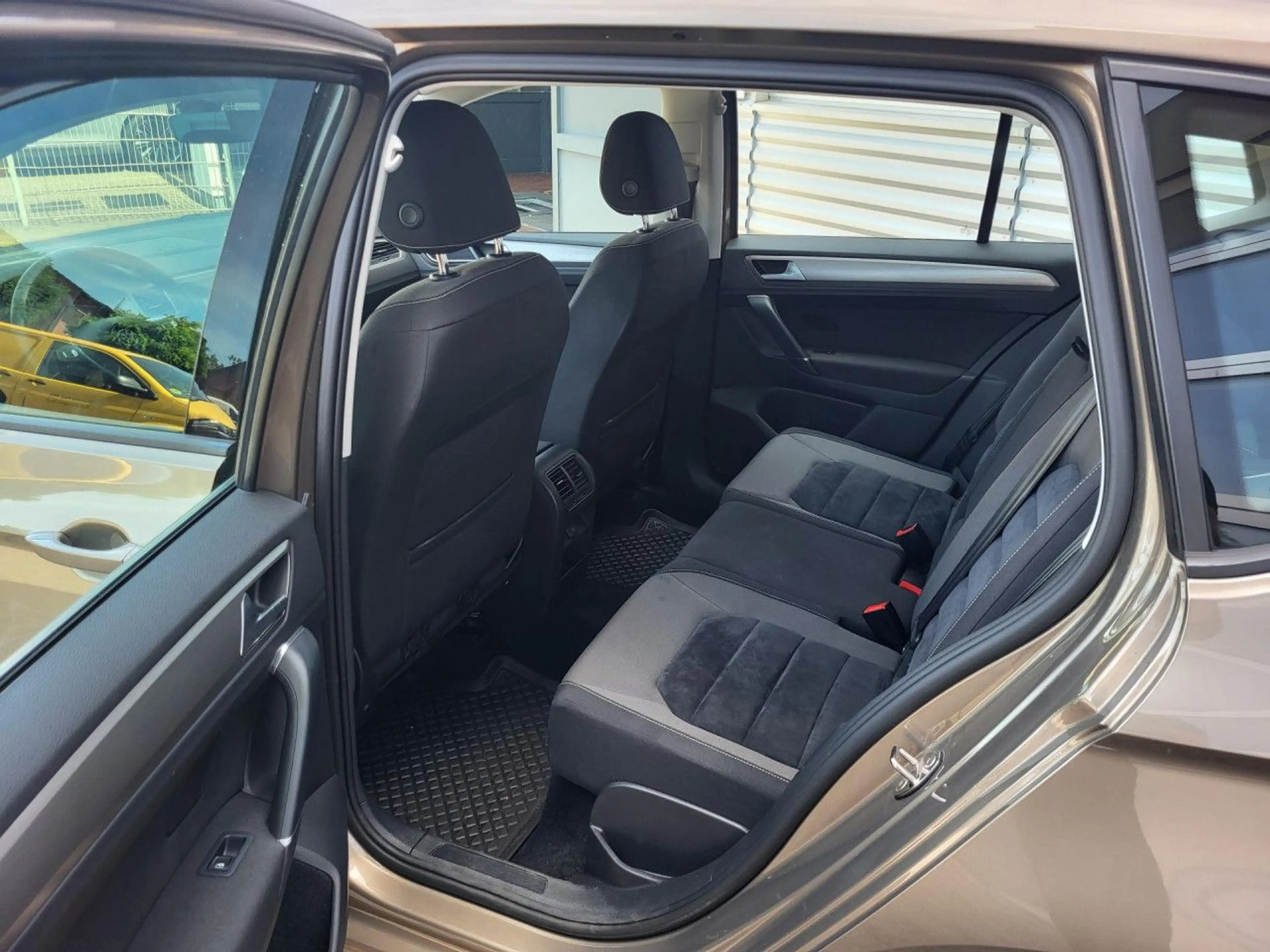 Volkswagen Golf Sportsvan 1.2 TSI Comfortline GRA PDC SHZ — photo 14