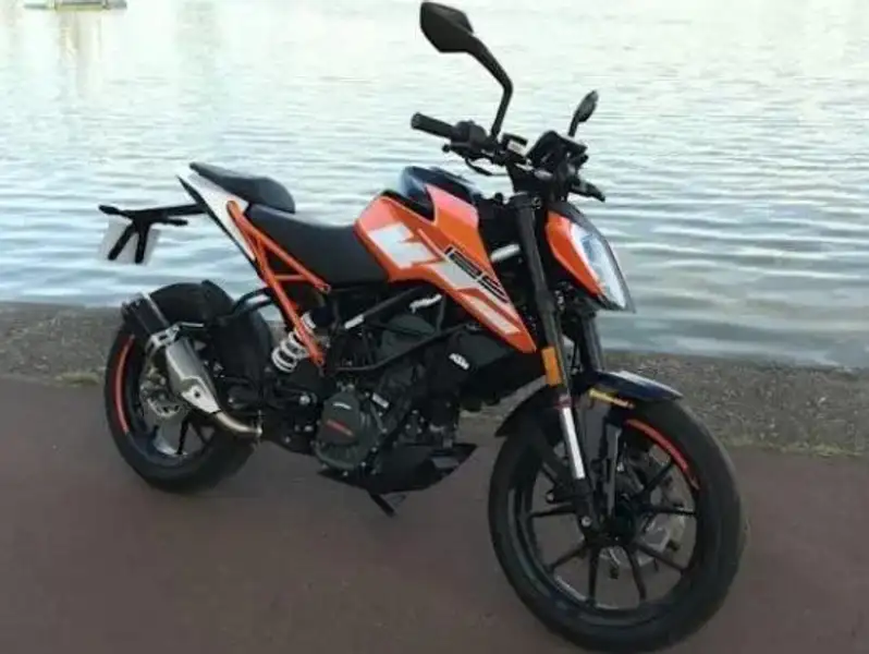 KTM 125 Duke - foto 2